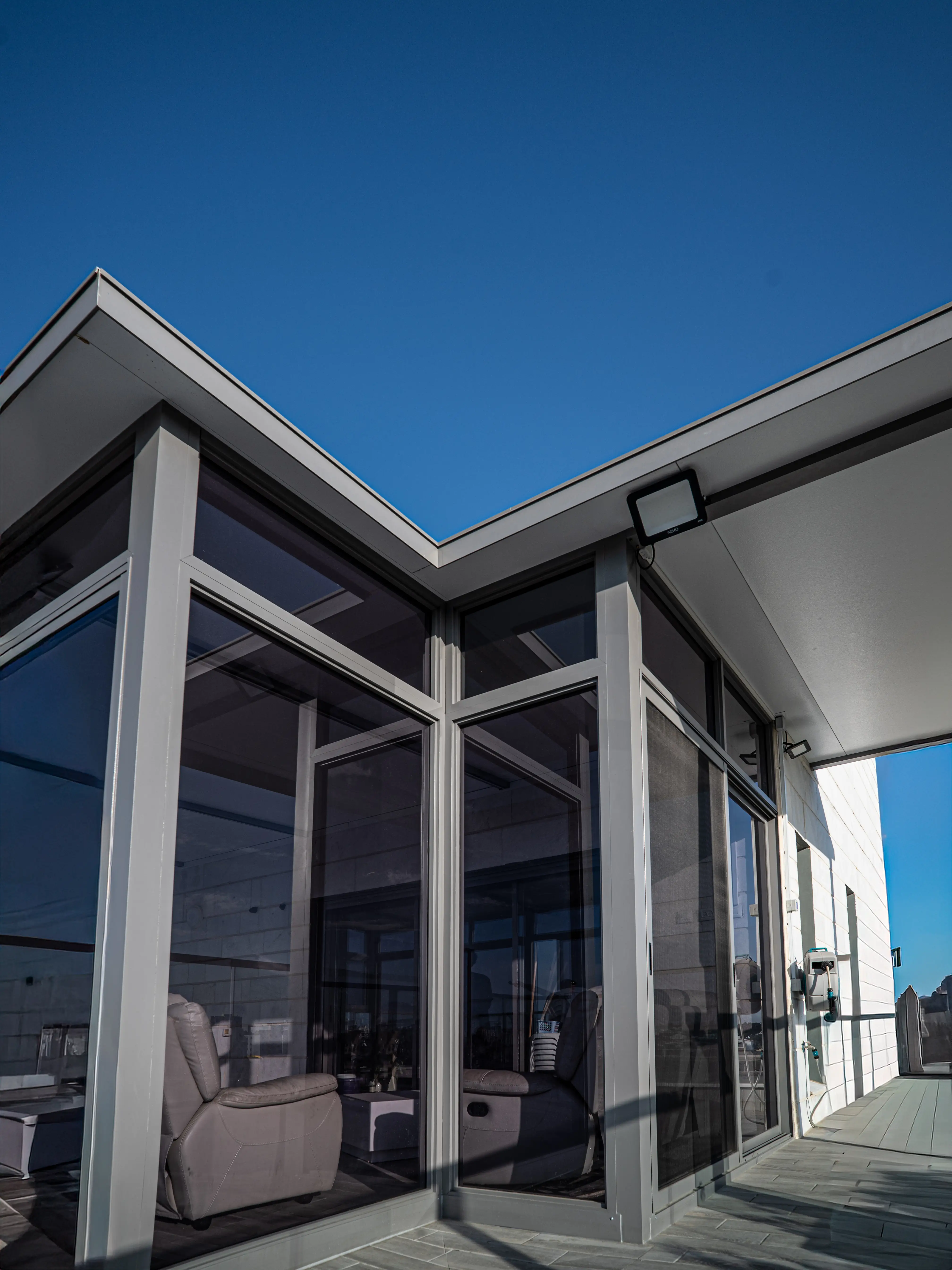 סגירה משולבת אלומיניום וזכוכית - תמונה 15