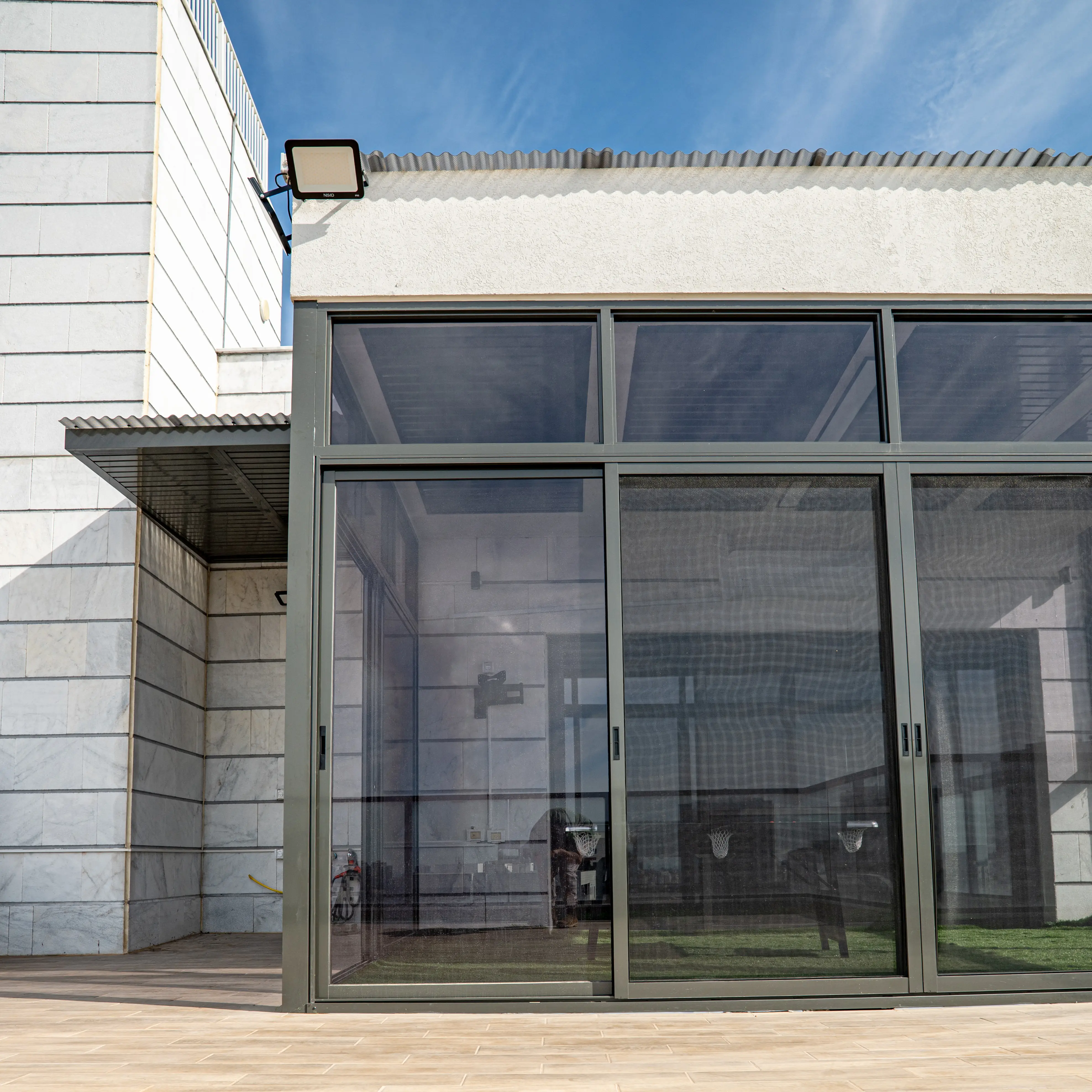 מרפסת שמש מינימליסטית - תמונה 13