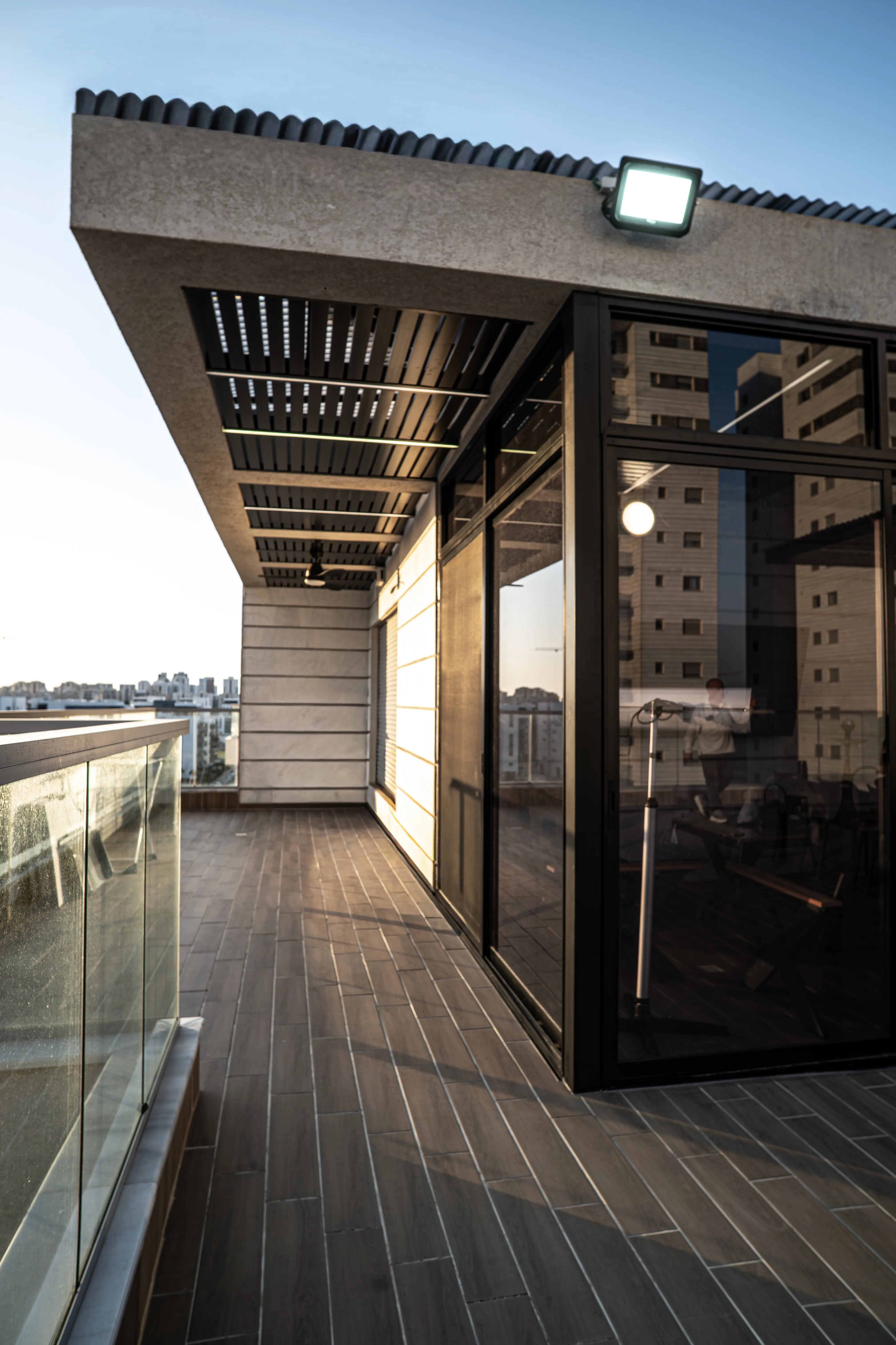 פרגולה עם איוורור ותאורה - תמונה 2